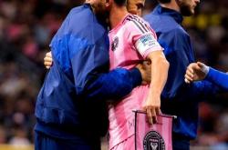 1xBit体育平台-足球赛场上一场激烈对决，实力悬殊引发热议的简单介绍