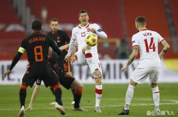 1xBit体育新闻-荷兰队英格兰队双方战绩对比，预测友谊赛胜负分歧持续扩大的简单介绍