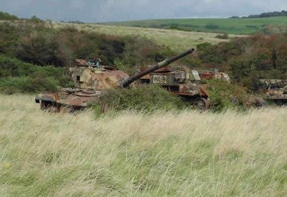 比赛中出现激烈厮杀，两队互有来回