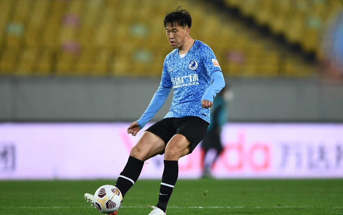 包含队长发挥出色,率领球队取得关键胜利的词条 包含队长发挥出色,率领球队取得关键胜利的词条