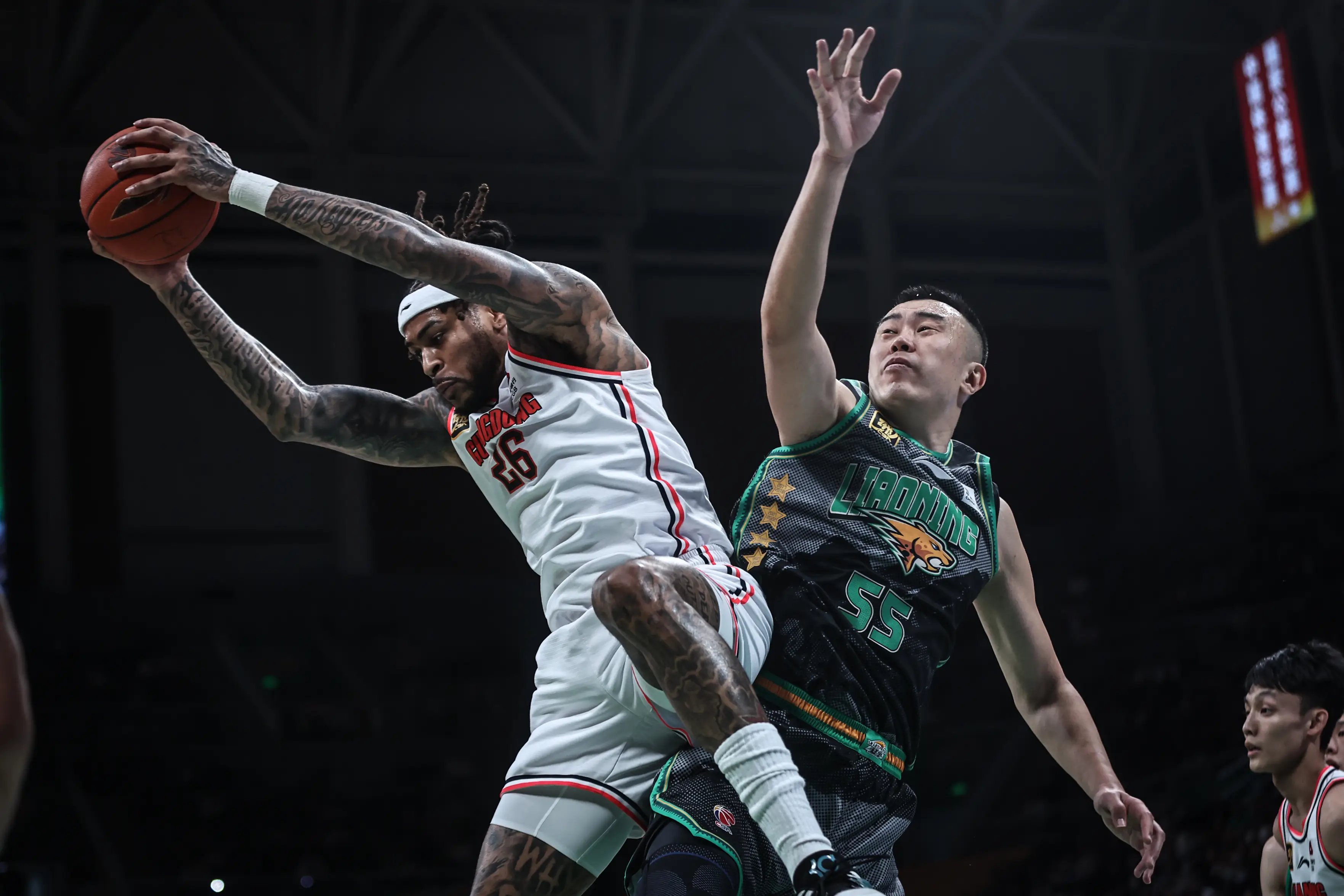 包含辽宁队再胜深圳队，保持不败的词条