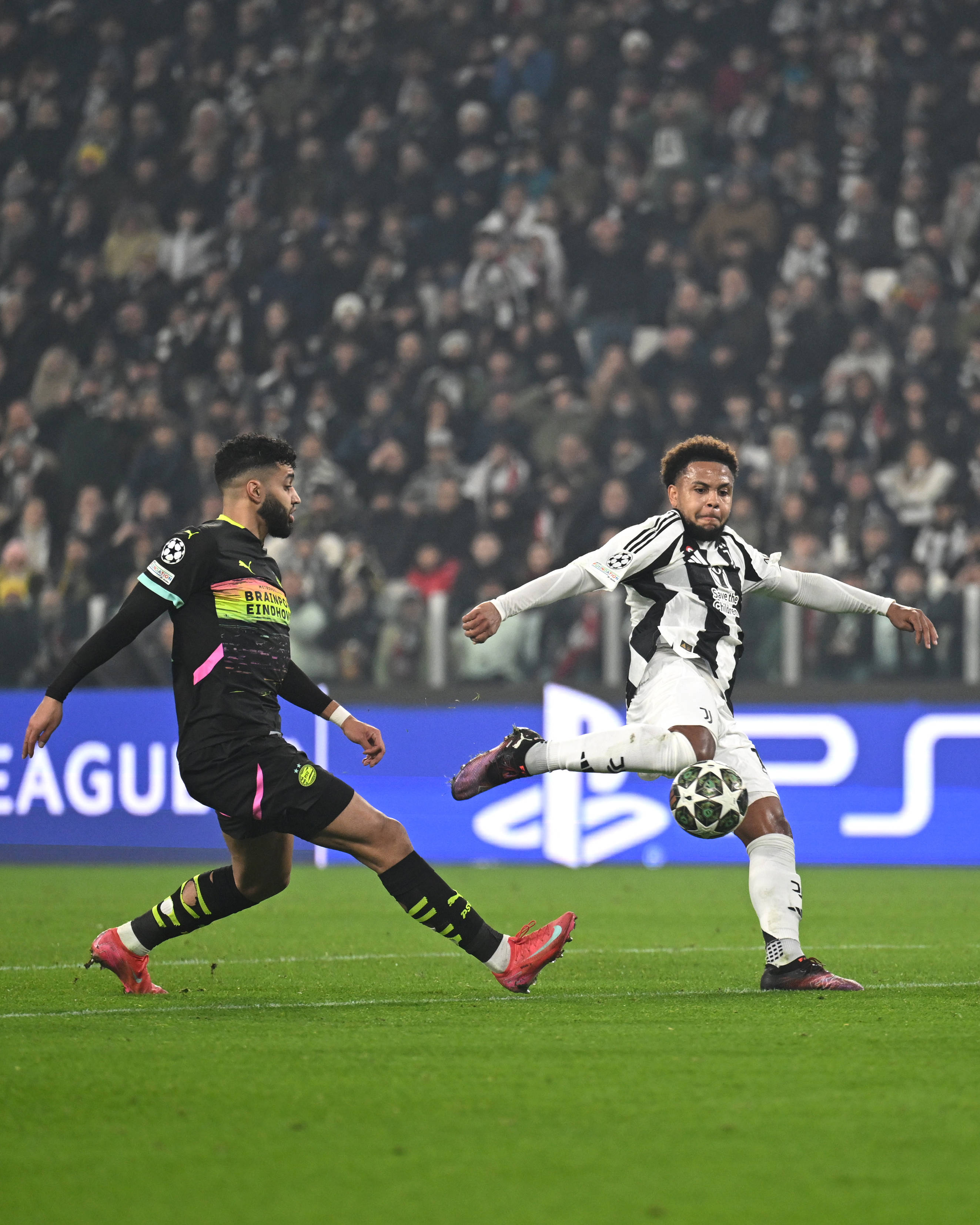 曼城逆转巴黎，晋级四强