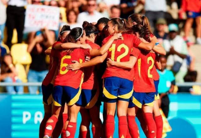 西班牙女足惊险逆转晋级四强