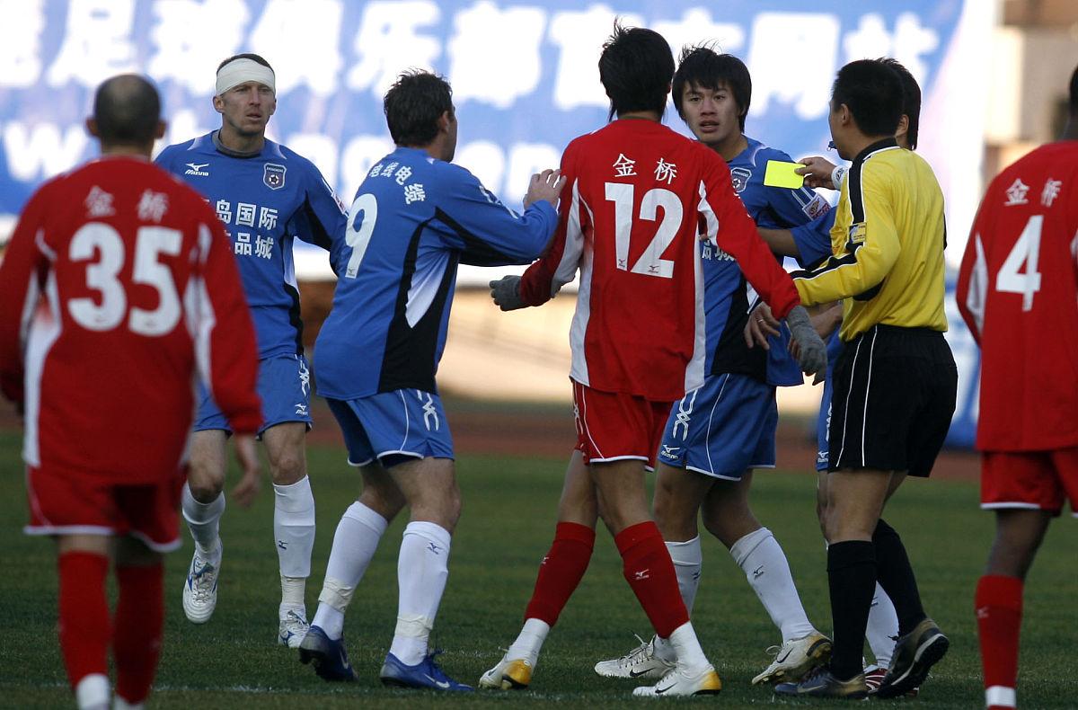 球队状态火爆，士气高涨冲刺争夺头名的简单介绍