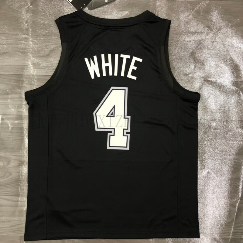 关于马刺获胜湖人,德罗赞发威的信息 关于马刺获胜湖人,德罗赞发威的信息