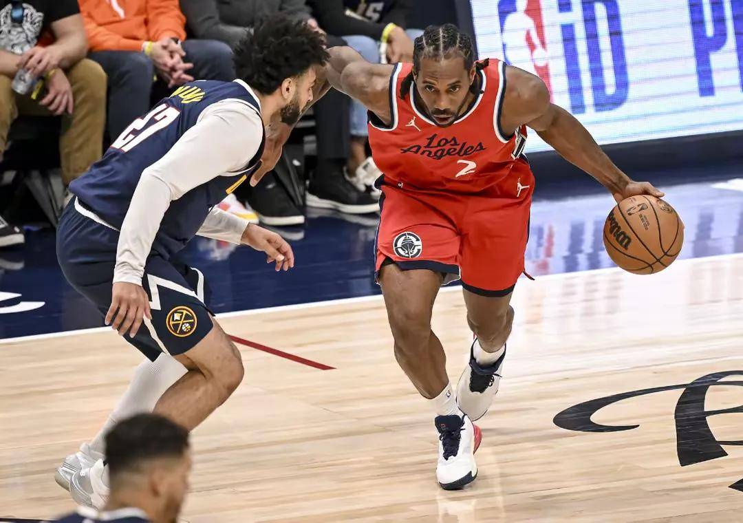 关于快船队紧咬比分胜出,取得惊险胜利的信息 关于快船队紧咬比分胜出,取得惊险胜利的信息