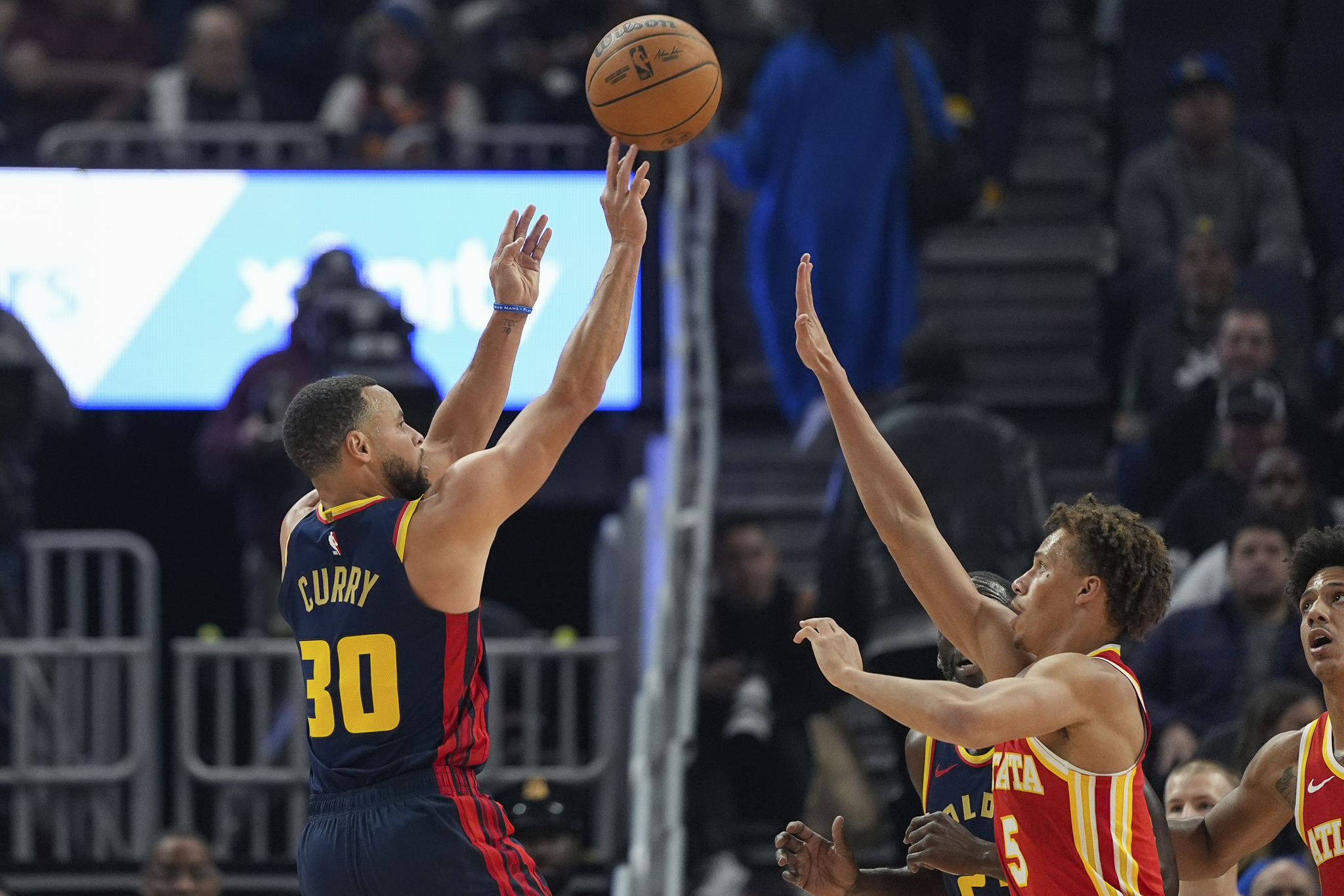 勇士轻取老鹰,斯蒂芬-库里当选总统的简单介绍 勇士轻取老鹰,斯蒂芬-库里当选总统的简单介绍