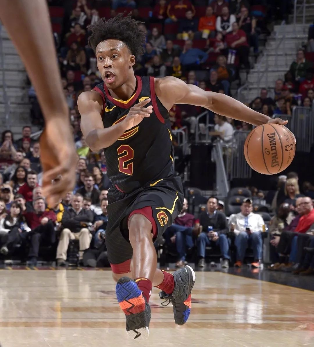 包含骑士新秀表现出色，奏响奇迹音乐会晋级第二轮的词条