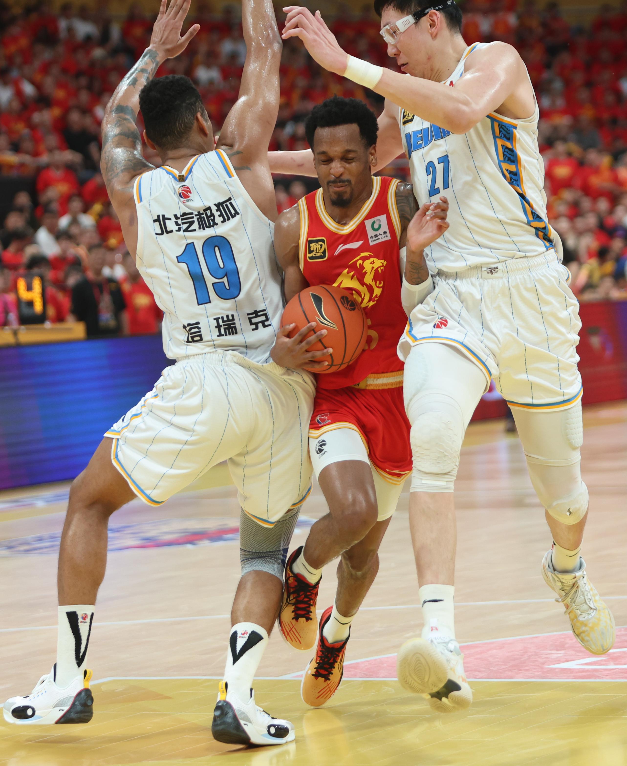 关于北汽在主场与河南对组战无畏的信息 关于北汽在主场与河南对组战无畏的信息