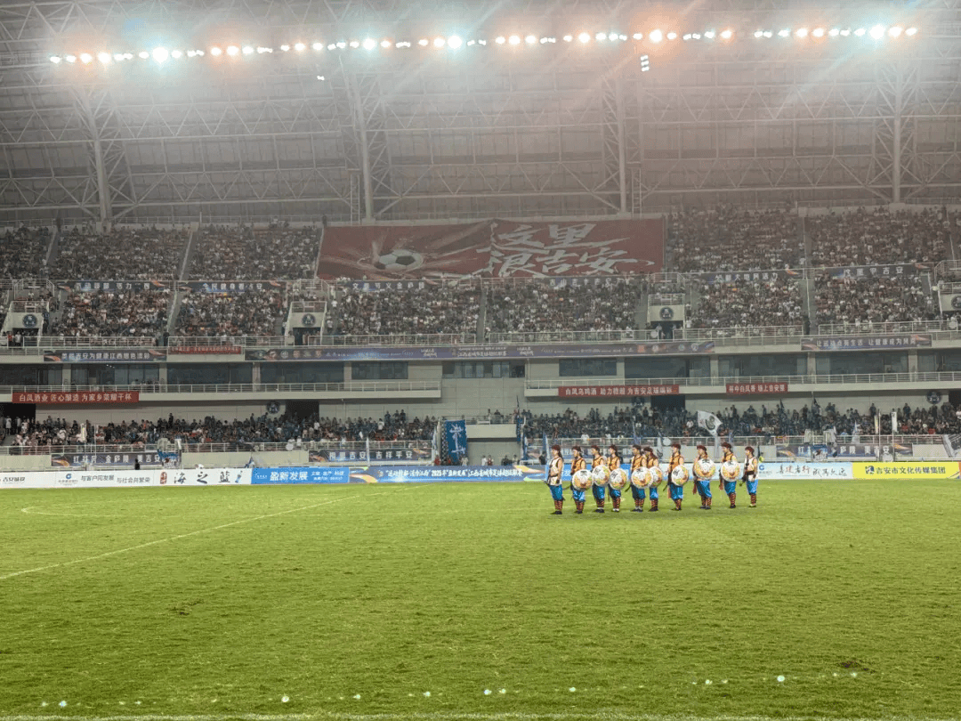 热血沸腾，赛场上演激情碰撞