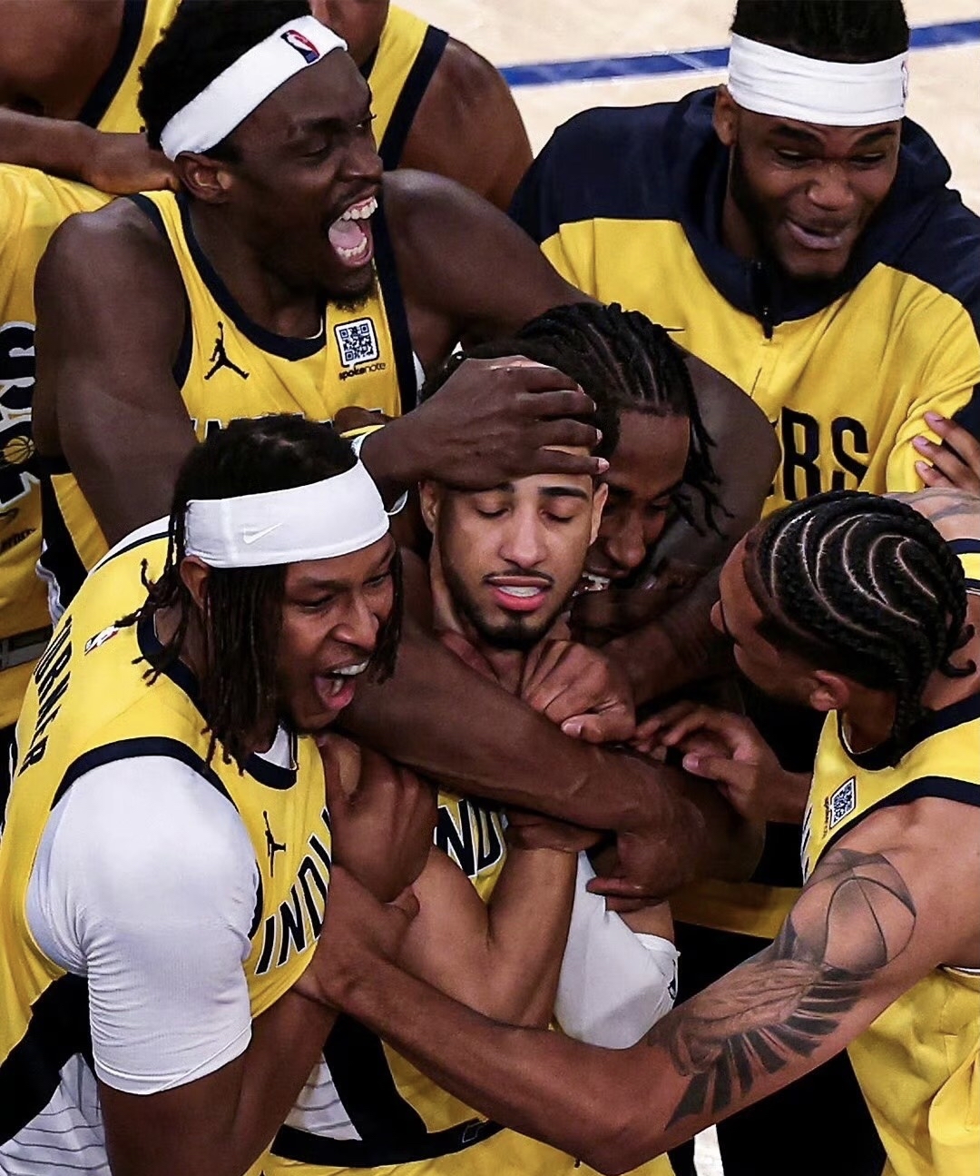 印第安纳步行者球员续约合同稳固球队核心阵容的简单介绍