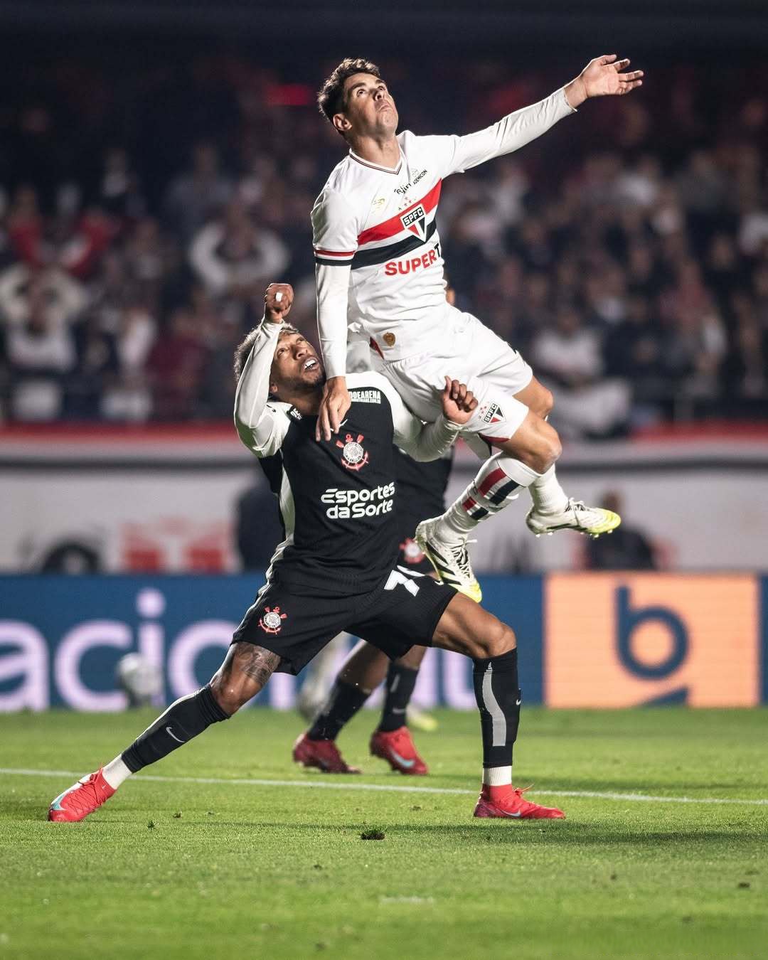 关于德国队取得惊险胜利，晋级前途一片光明的信息